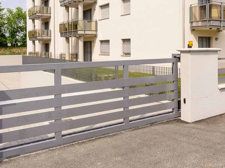 7 Incredible Benefits of Installing Automatic Gates at Your Home