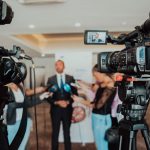 How to choose a theme for your commercial ad?