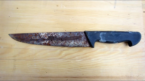 Rust kitchen knife