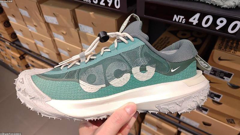 3 Things You Need to Know About Sneakers